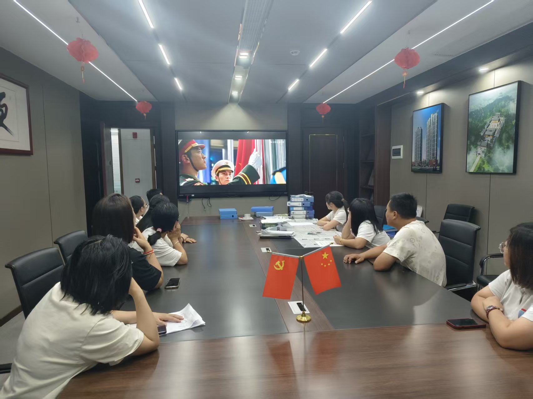 賡續(xù)紅色血脈，凝聚奮進(jìn)力量 —— 易順建工集團(tuán)黨支部國慶觀影《我和我的祖國》